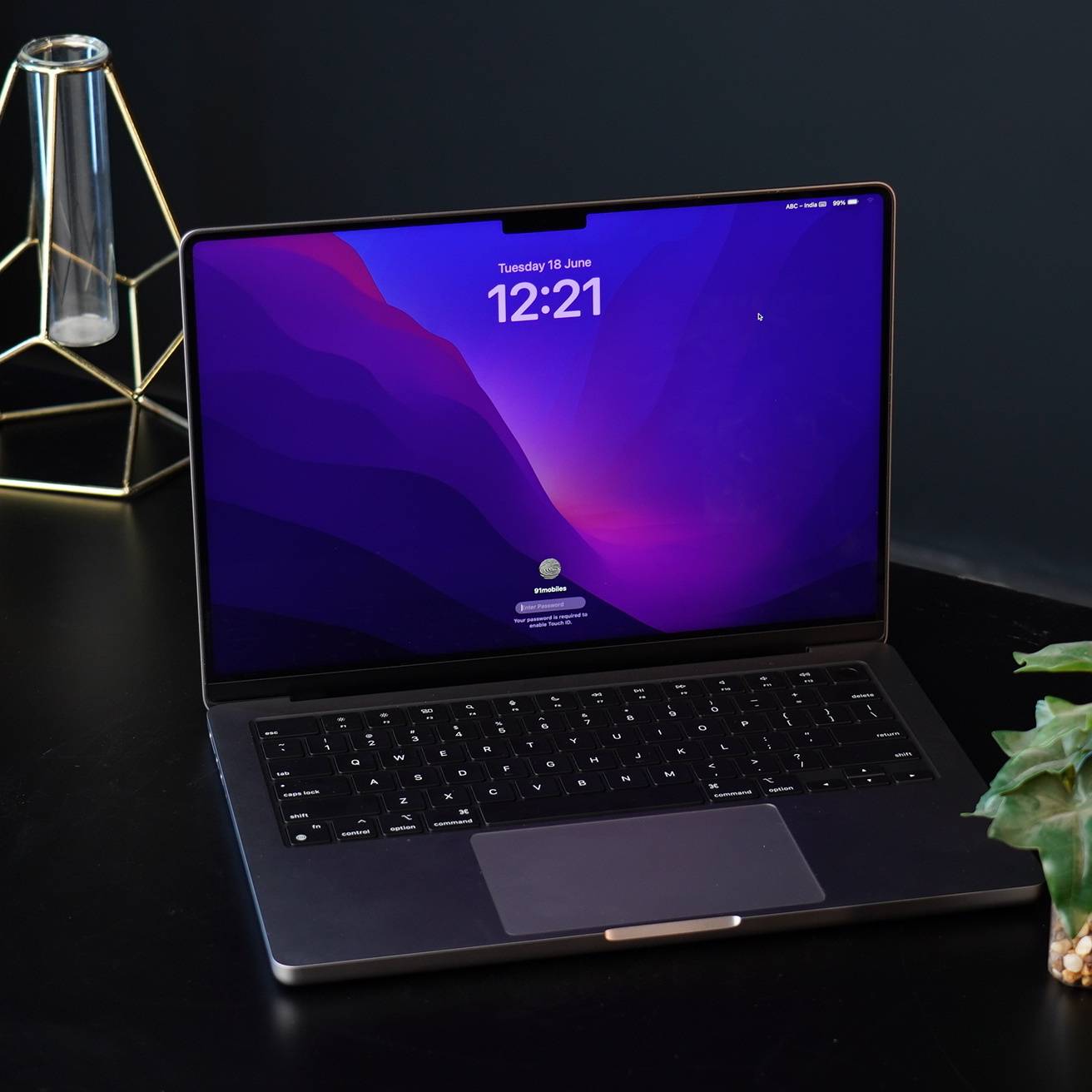 Apple MacBook Pro M3 MTL73HN/A Ultrabook (Apple M3/8 GB/512 GB SSD/macOS Sonoma)