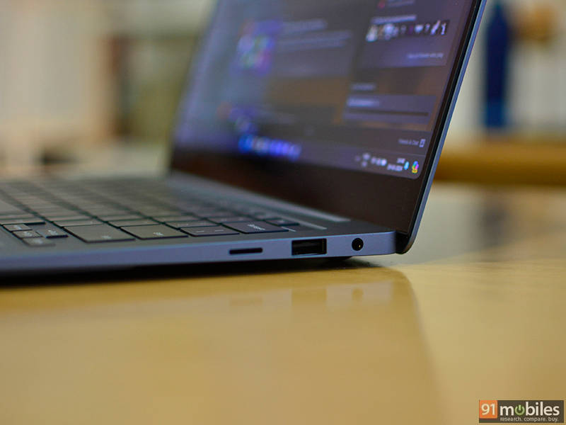 Samsung Galaxy Book 4 Pro NP940XGK-KG3IN Laptop (Core Ultra 7/32 GB/1 TB SSD/Windows 11)