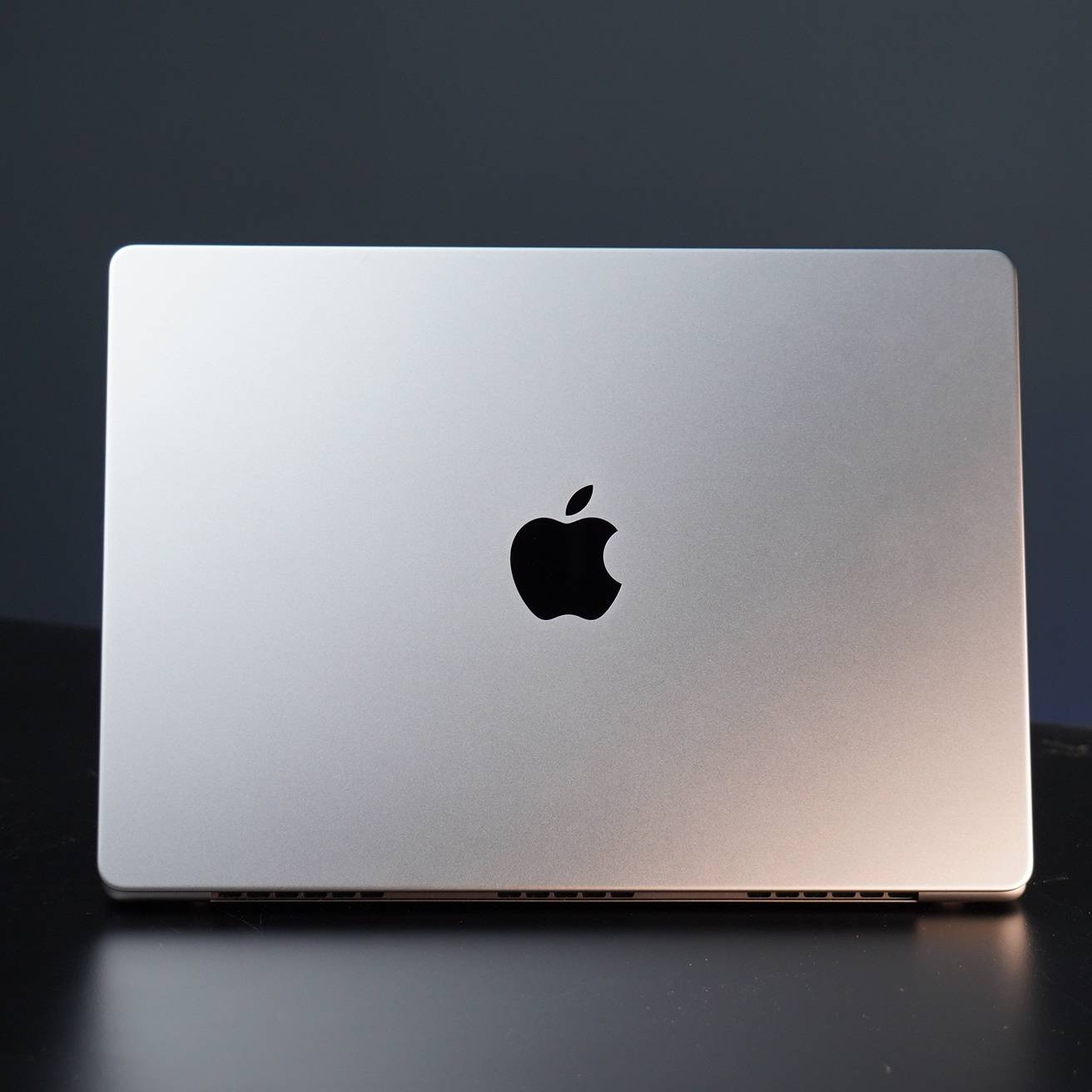 Apple MacBook Pro M3 MTL73HN/A Ultrabook (Apple M3/8 GB/512 GB SSD/macOS Sonoma)