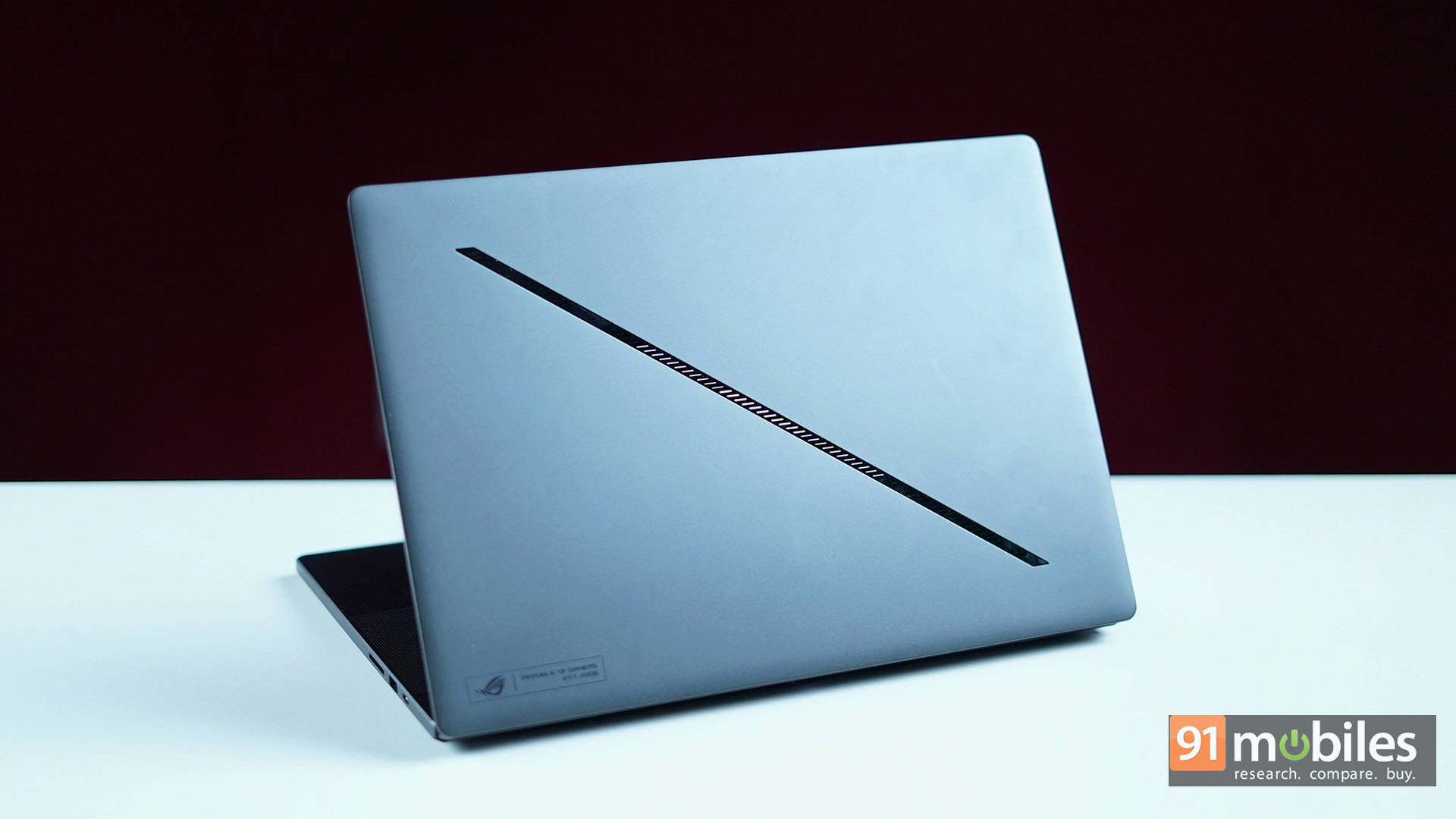 Asus ROG Zephyrus G16 GA605WV-QP078WS Laptop (AMD Dodeca Core Ryzen 9/16 GB/1 TB SSD/Windows 11/8 GB)