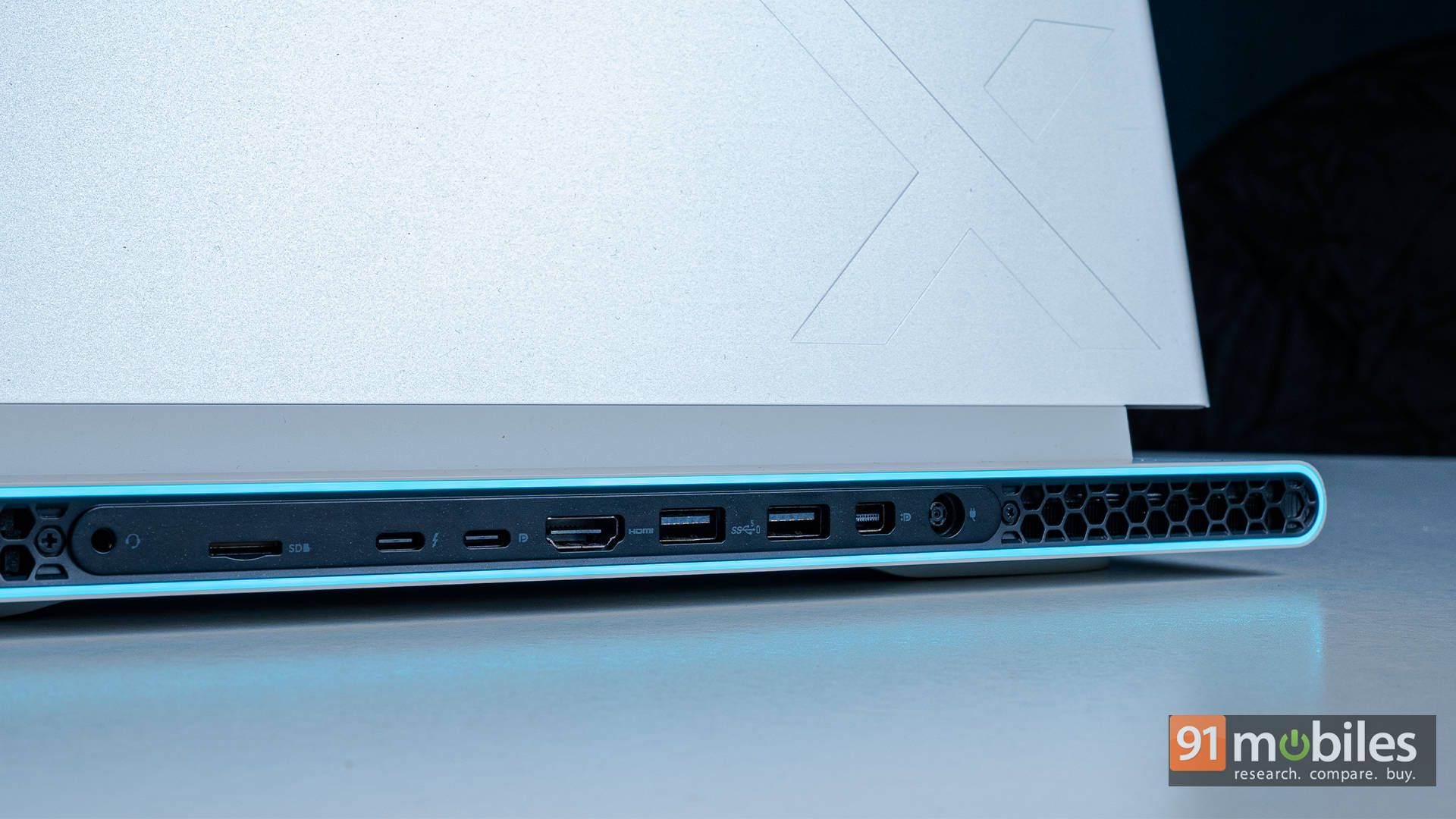 Dell Alienware x16 R2 (CANX162CTO03RIN) Laptop (Core Ultra 9/32 GB/1 TB SSD/Windows 11/16 GB)