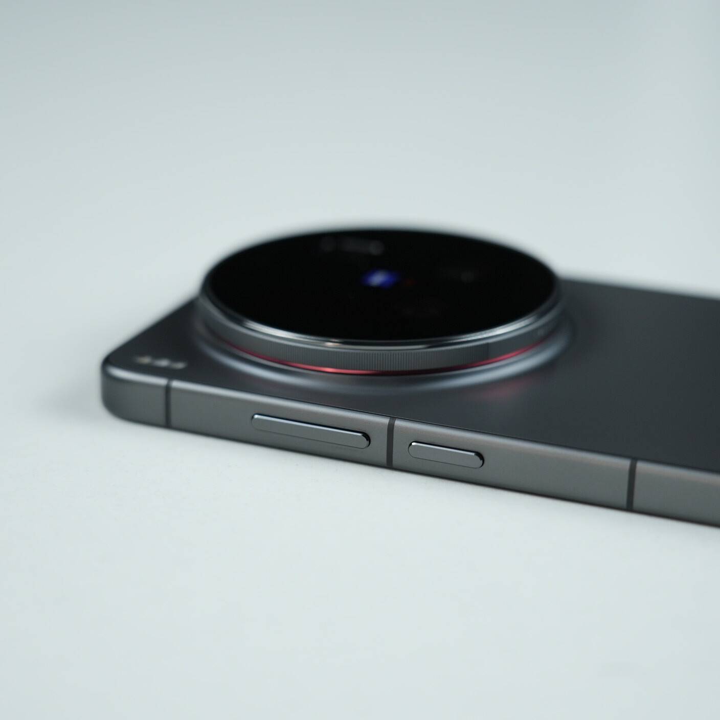 Vivo X300 Ultra launched as the world’s first dual 200MP camera phone ...