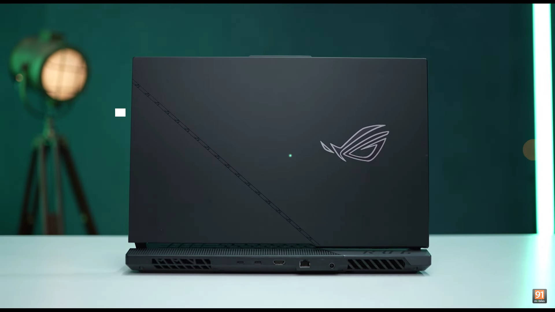 Asus ROG Strix Scar 17 G733PY-XS96 Laptop (AMD Hexadeca Core Ryzen 9/32 GB/1 TB SSD/Windows 11/16 GB)