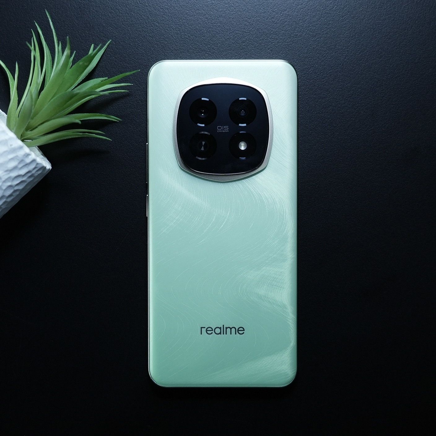 realme