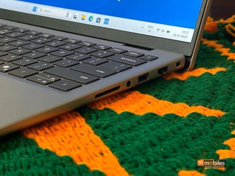 Dell Vostro 3440 (OVN3440110301RING1) Laptop (Core i3 13th Gen/8 GB/512 GB SSD/Windows 11)