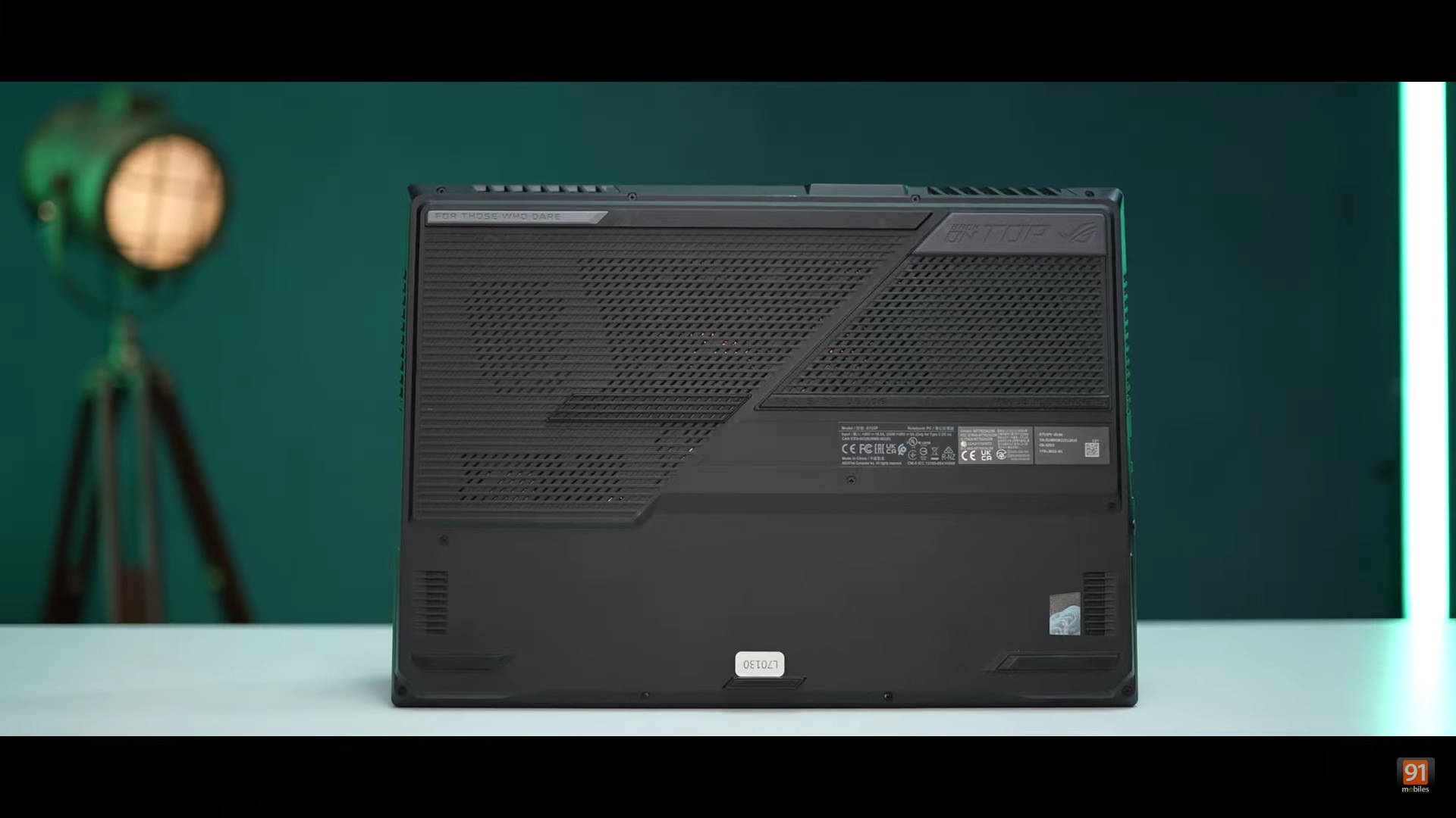 Asus ROG Strix Scar 17 G733PY-XS96 Laptop (AMD Hexadeca Core Ryzen 9/32 GB/1 TB SSD/Windows 11/16 GB)