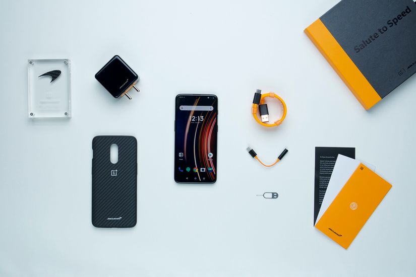 OnePlus 6T McLaren Edition Box contents
