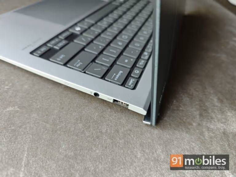 Asus Zenbook S 13 OLED UX5304MA-NQ752WS Laptop (Core Ultra 7/16 GB/1 TB SSD/Windows 11)