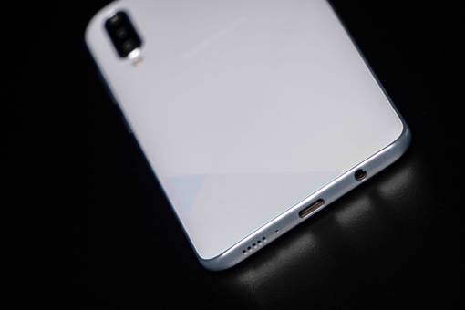 display of samsung a50 price