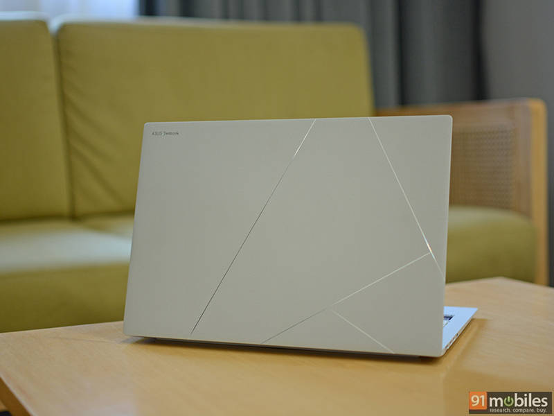 Asus Zenbook S 14 OLED UX5406SA-PZ358WS Laptop (Core Ultra 7/32 GB/1 TB SSD/Windows 11)