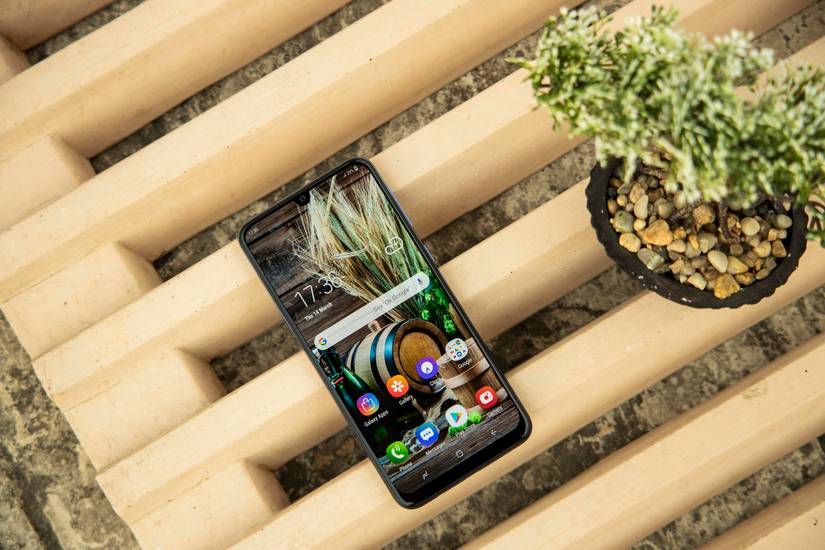 samsung galaxy m30 front camera