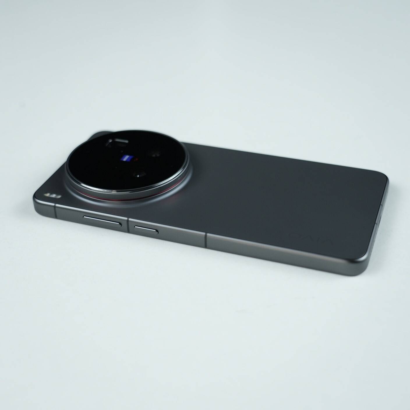 Vivo X300 Ultra launched as the world’s first dual 200MP camera phone ...