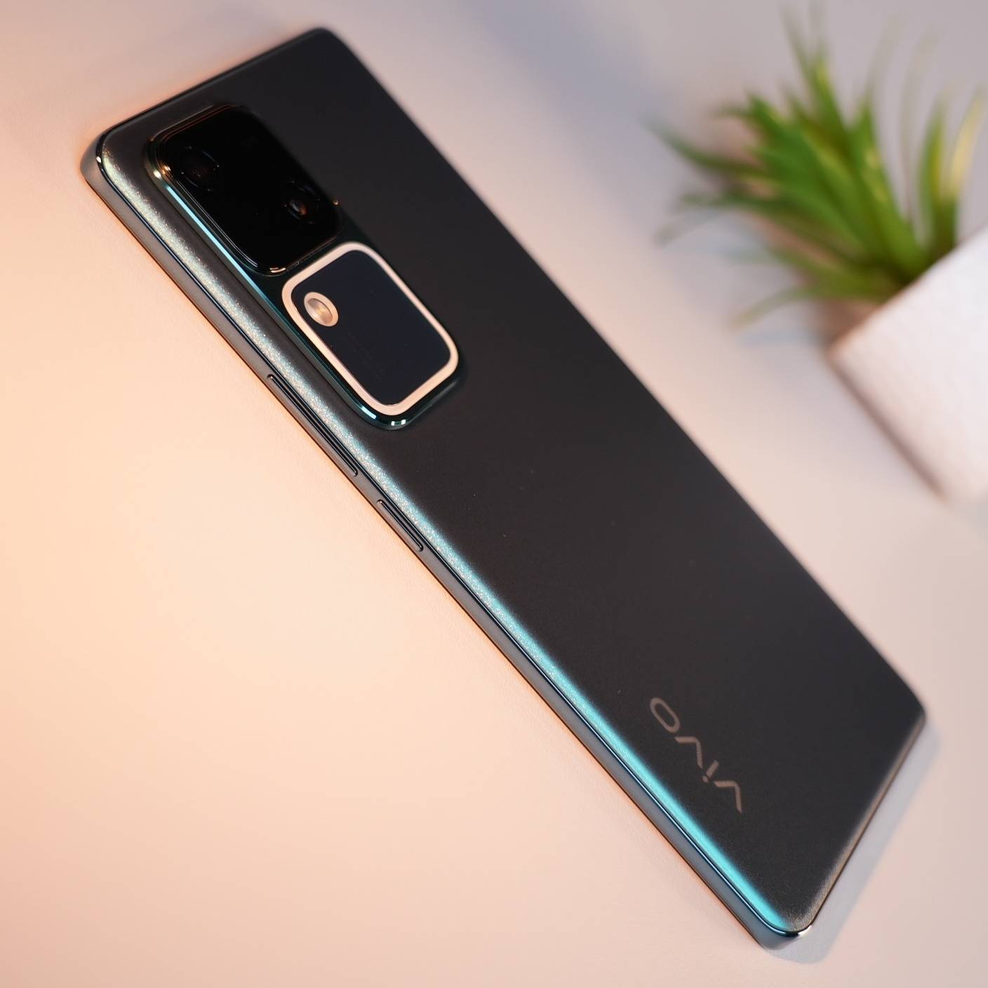 Vivo V30, V30 Pro with Zeiss cameras, 80W fast charging, AMOLED ...