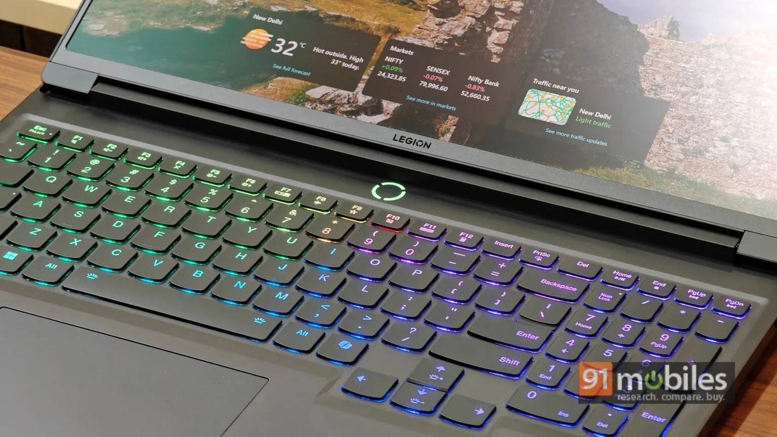 Lenovo Legion 7i 16IRX9 (83FD0010IN) Laptop (Core i7 14th Gen/32 GB/1 TB SSD/Windows 11/8 GB)