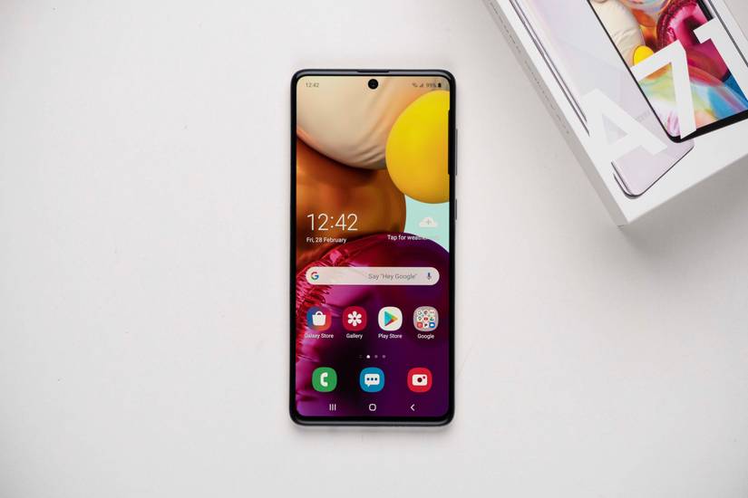 samsung a71 front camera