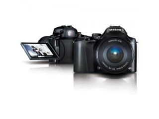Samsung Smart NX20 (18-55mm f/3.5-f/5.6 Kit Lens) Mirrorless Camera Price
