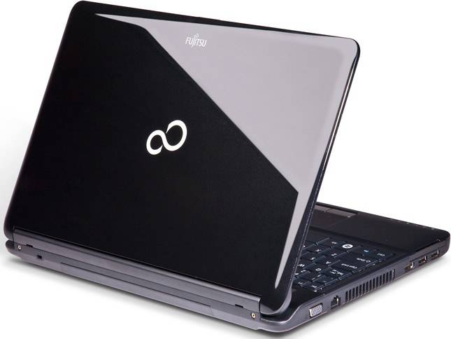 Fujitsu Lifebook AH531 Laptop (Core i3 2nd Gen/4 GB/500 GB/DOS)