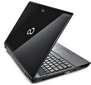 Fujitsu Lifebook AH532 Laptop (Core i3 2nd Gen/4 GB/500 GB/Windows 8)