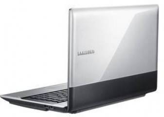 Samsung RV NP-RV409-A03IN  Laptop (Core i3 1st Gen/3 GB/320 GB/DOS)