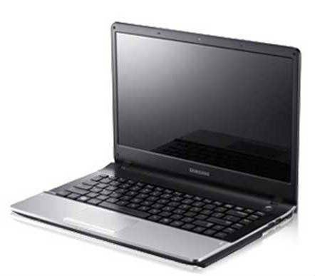 Samsung Series 3 NP300-E4Z-A03IN Laptop (Pentium Dual Core 2nd Gen/2 GB/320 GB/DOS)