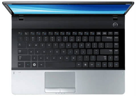 Samsung Series 3 NP300E4Z-A06IN Laptop (Pentium 2nd Gen/2 GB/320 GB/DOS)