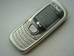LG B2050