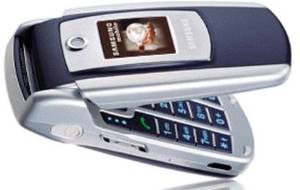 Samsung E700